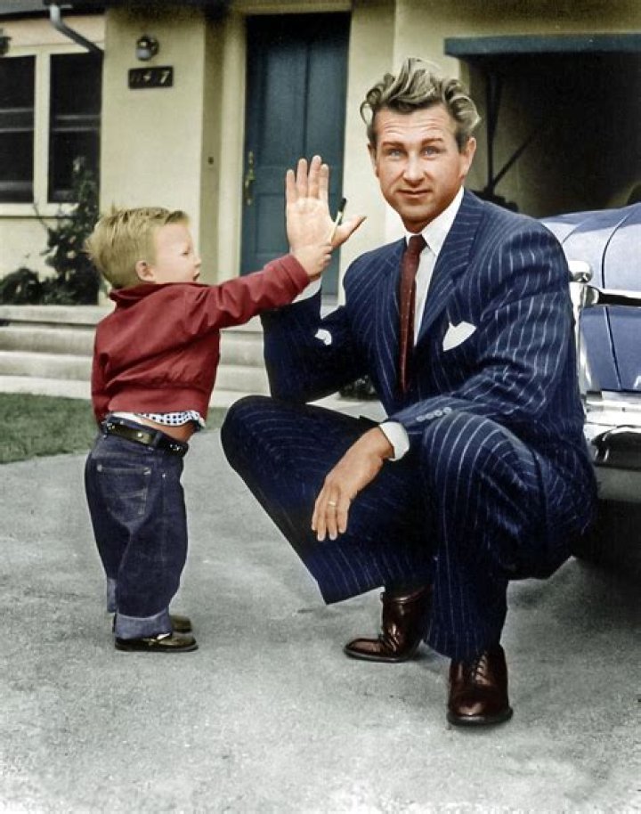 💖 💖 Lloyd Bridges with his son, Jeff Bridges, for LIFE Magazine, circa
