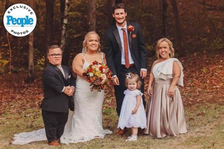 7 Little Johnstons Liz Johnston Baby Update Leighton Officially One