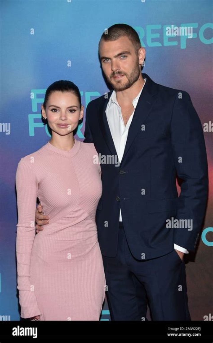 ALEX ROE, ELINE POWELL BeautifulBallad