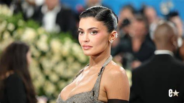 All About Kylie Jenner's Glamorous Golden Globes Appearance