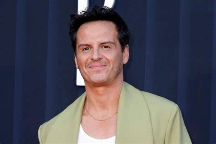 Andrew Scott's Towering Height: Uncovering The Enigma