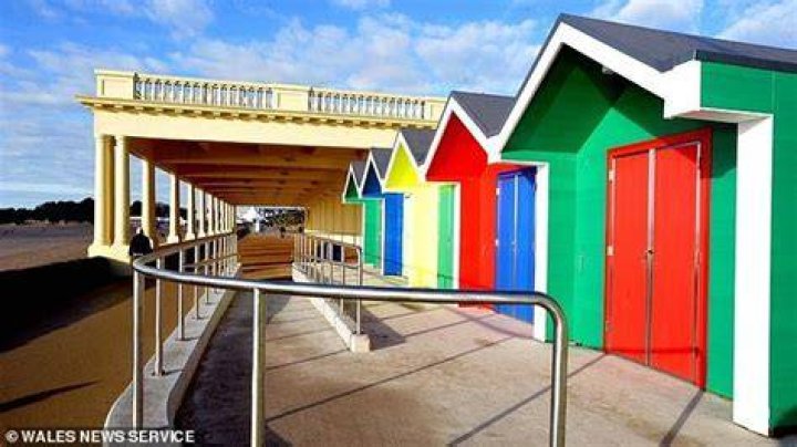 Barry Manilow&rsquo;s Beach Home Has Been Listed For Sale BioGamer Girl