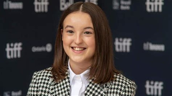 Bella Ramsey Wiki 2021 Net Worth, Height, Weight, Relationship & Full