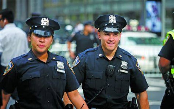 Blog for pictures of cops arresting guys, hot cops, or any hot guys in