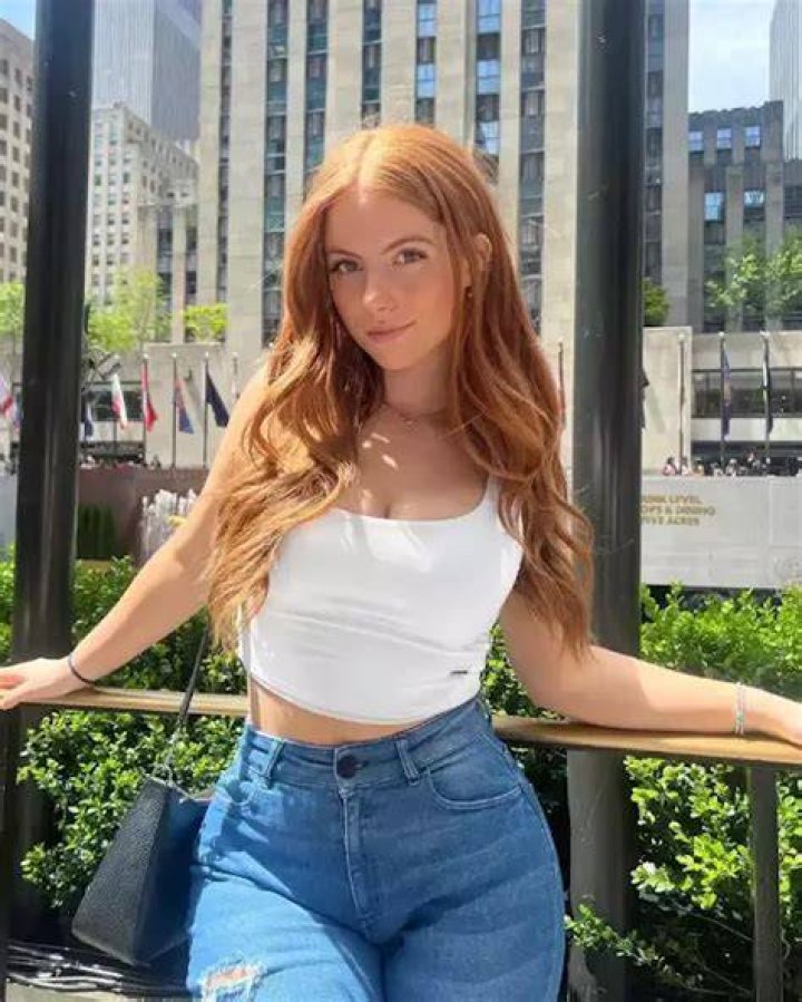 Cristina Carmella