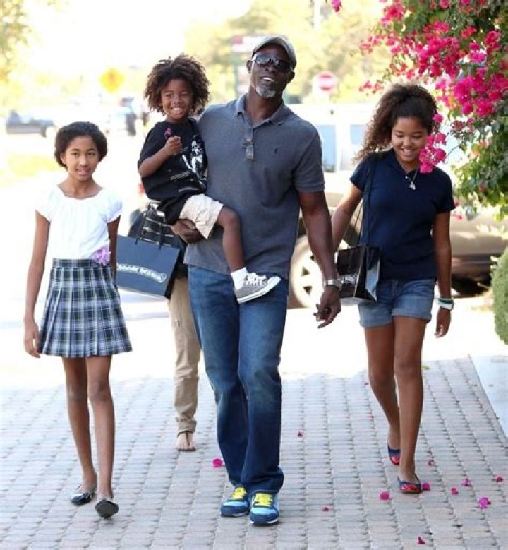 Djimon Hounsou Spotted On Daddy Duty In LA! (PHOTOS) Djimon hounsou