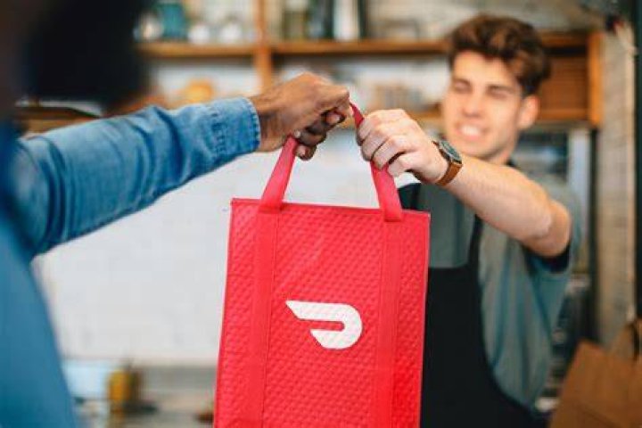 DoorDash updates its dashboard for small restaurants