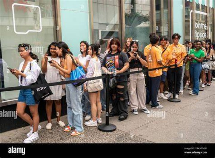 Fans line up to see Olivia Rodrigo perform in Orem The Daily Universe