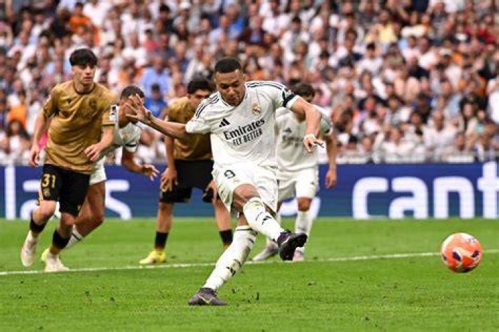 Football news Real Madrid close to deadline day Eduardo Camavinga