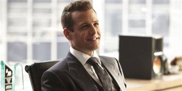 Gabriel Macht (aka Harvey Specter on Suits) Suits harvey, Blue suit
