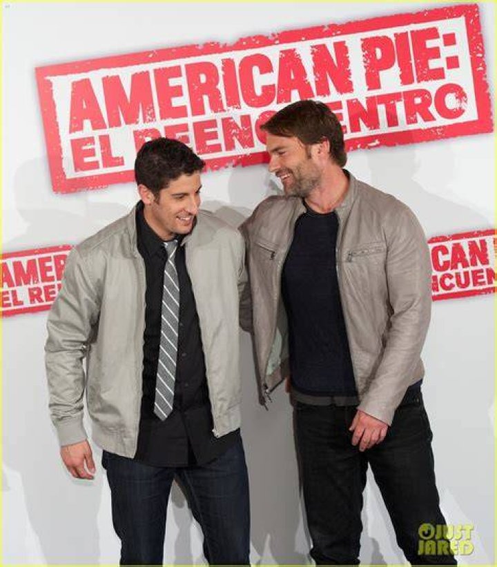 Jason Biggs and Seann William Scott Reunite for DoorDash Commercial
