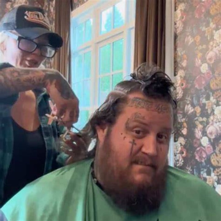 Jelly Roll Undergoes Dramatic Hair Transformation "I Can&rsquo;t Believe I