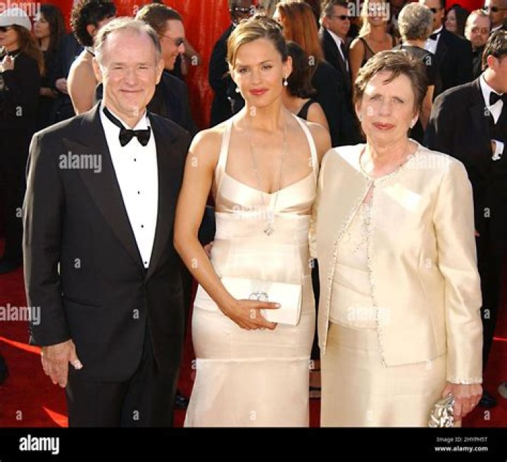 JENNIFER GARNER & PARENTS ATTEND THE 55th ANNNUAL EMMY AWARDS IN LOS