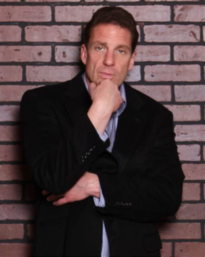 John Knight (2 Showtimes) in Indianapolis at Crackers Comedy