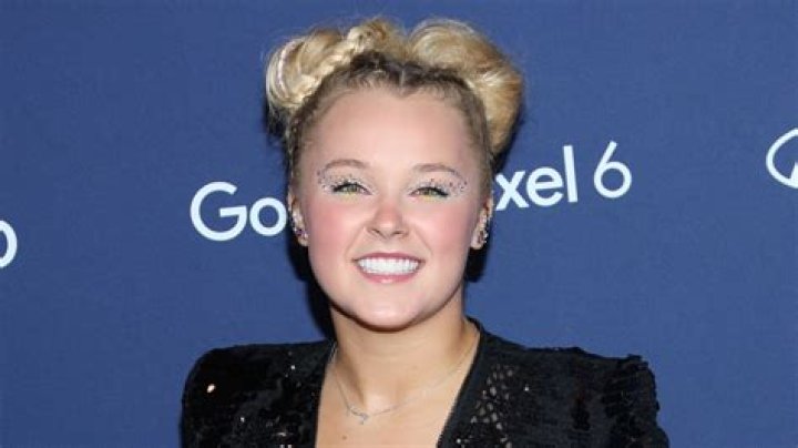 JoJo Siwa Says She Wasn't Invited to 2022 Nickelodeon Kids' Choice Awards