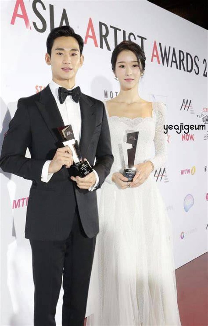 Kim SooHyun And Seo YeJi Talk About Their Characters In "It's Okay To