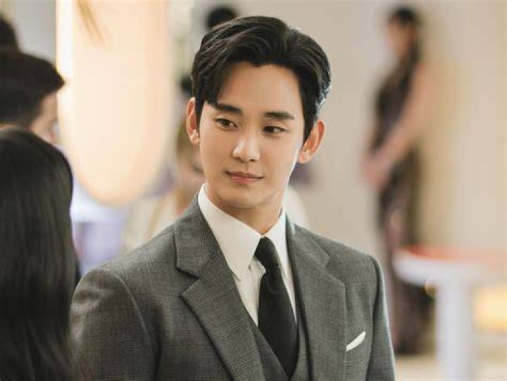 Kim Soohyun Biography Facts, Childhood, Family & Achievements of