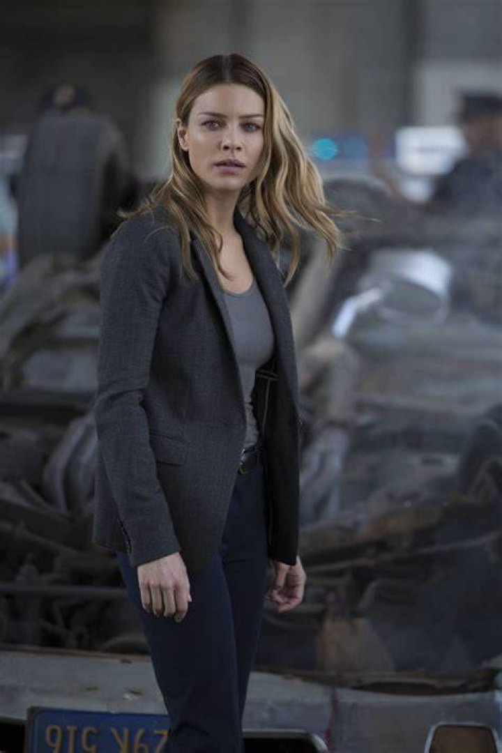 Lauren German r&eacute;lation, fortune, taille, tatouage, origine 2024 Taddlr