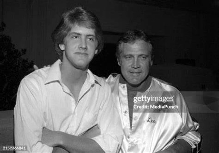 Lee Majors and Lee Jr. Lee majors, Old hollywood actors, Hollywood cinema