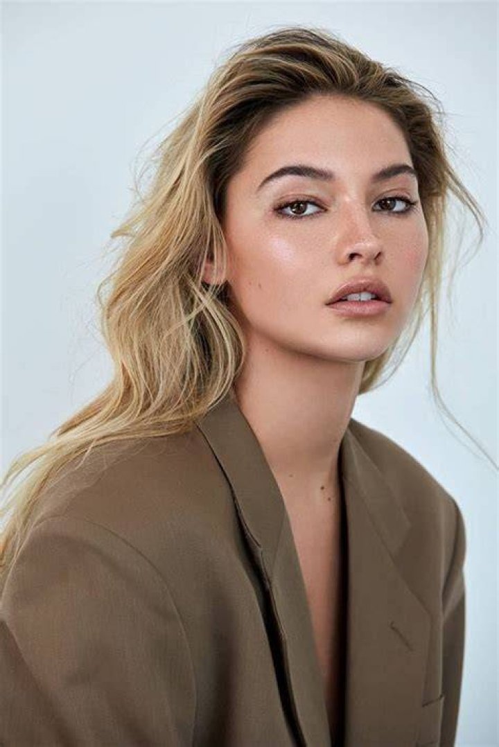 Madelyn Cline MODELS GALLERY