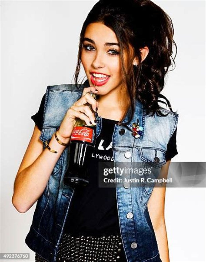 Madison Beer's Shoe Size and Body Measurements Celebrity Shoe Sizes
