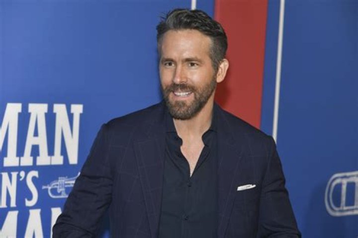 Ryan Reynolds Manual Magee