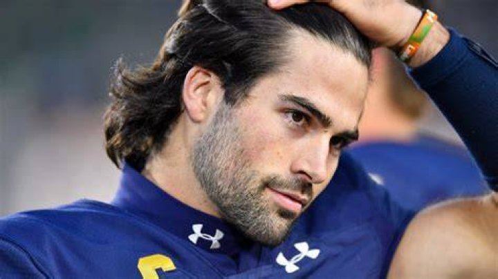 Sam Hartman Wife Is American Football Quarterback Married?