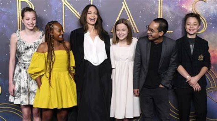 Shiloh JoliePitt Is Siblings with LookAlike Vivienne — The Sisters