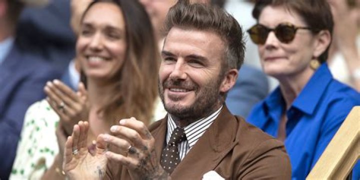 Worth 670M, David Beckham Shops at Local Grocery Hammers Nails &mdash; He&rsquo;s